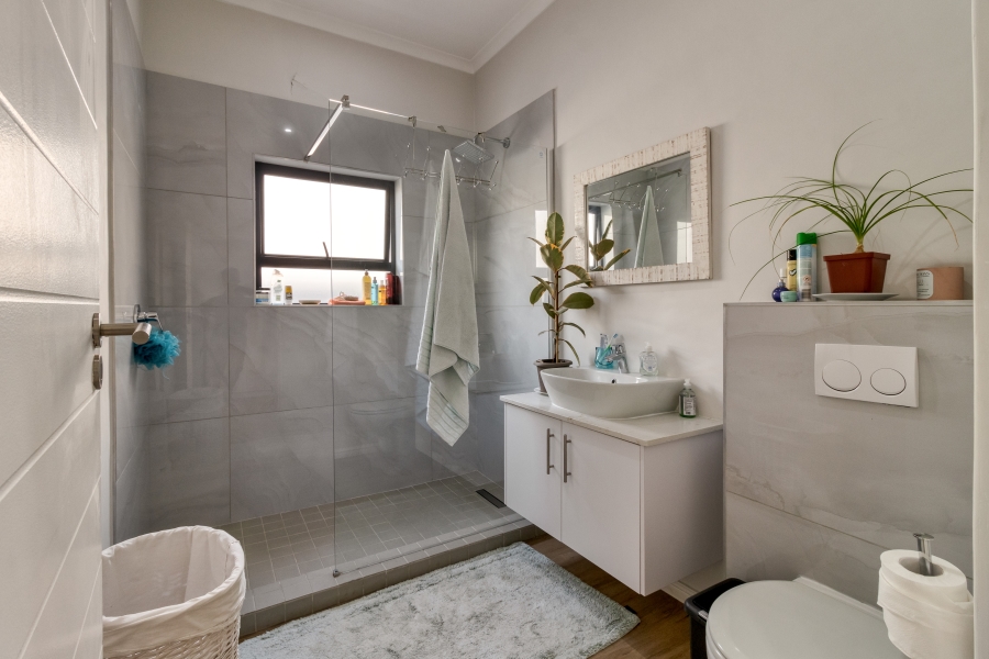 3 Bedroom Property for Sale in Aan de Wijnlanden Western Cape